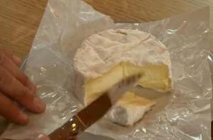 국민 45%가 매일 치즈를 먹는 프랑스에서 가장 유명한 치즈 3종이 살아질 위기에 처했다